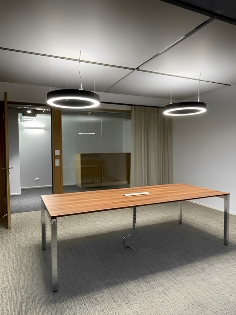Thurgauerstrasse Bürotisch